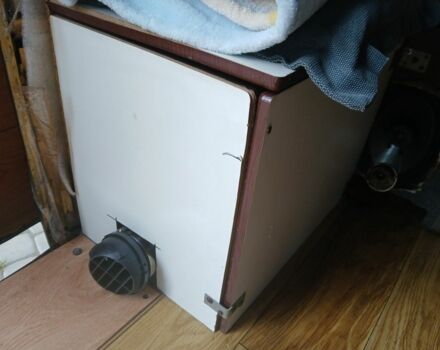 Жовтий Мерседес Інша, об'ємом двигуна 2.4 л та пробігом 333 тис. км за 5000 $, фото 10 на Automoto.ua