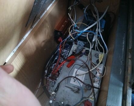 Жовтий Мерседес Інша, об'ємом двигуна 2.4 л та пробігом 333 тис. км за 5000 $, фото 11 на Automoto.ua