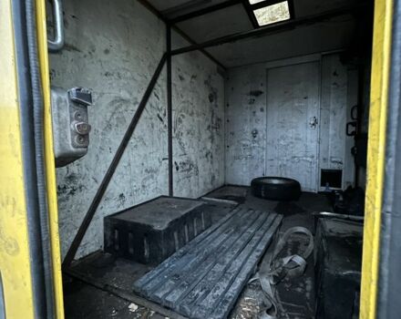 Жовтий Мерседес Інша, об'ємом двигуна 2.3 л та пробігом 302 тис. км за 2100 $, фото 6 на Automoto.ua