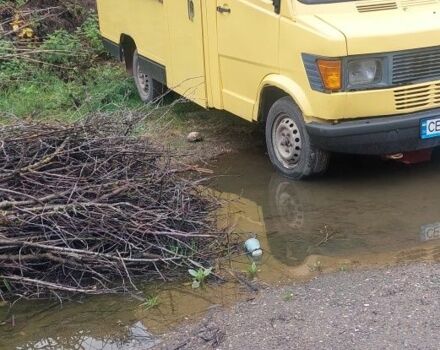 Жовтий Мерседес Інша, об'ємом двигуна 2.3 л та пробігом 435 тис. км за 3400 $, фото 5 на Automoto.ua