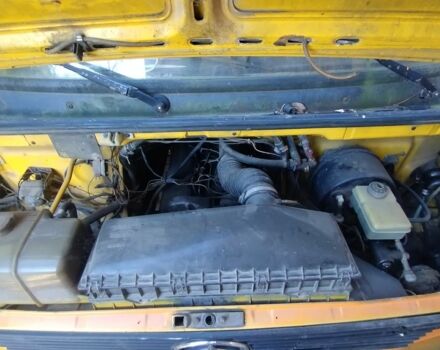 Желтый Мерседес Другая, объемом двигателя 3 л и пробегом 300 тыс. км за 1300 $, фото 7 на Automoto.ua