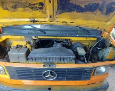Желтый Мерседес Другая, объемом двигателя 3 л и пробегом 300 тыс. км за 1300 $, фото 6 на Automoto.ua