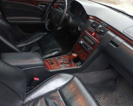 Серый Мерседес Другая, объемом двигателя 2.8 л и пробегом 535 тыс. км за 4800 $, фото 2 на Automoto.ua