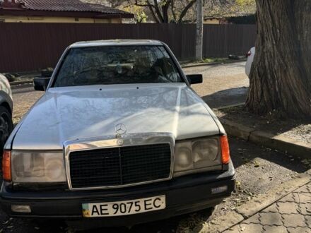 Серый Мерседес Другая, объемом двигателя 2.6 л и пробегом 325 тыс. км за 1200 $, фото 1 на Automoto.ua
