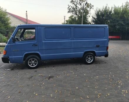 Синій Мерседес Інша, об'ємом двигуна 2.4 л та пробігом 300 тис. км за 2200 $, фото 7 на Automoto.ua