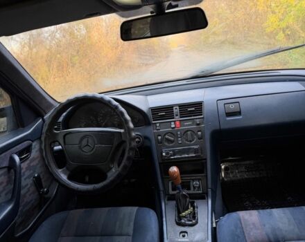 Синий Мерседес Другая, объемом двигателя 1.8 л и пробегом 234 тыс. км за 2000 $, фото 8 на Automoto.ua