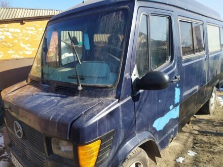 Синий Мерседес Другая, объемом двигателя 2 л и пробегом 500 тыс. км за 1200 $, фото 1 на Automoto.ua