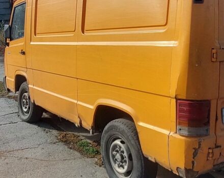 Оранжевый Мерседес Другая, объемом двигателя 0 л и пробегом 300 тыс. км за 800 $, фото 3 на Automoto.ua