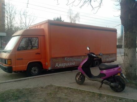 Оранжевый Мерседес Другая, объемом двигателя 0 л и пробегом 2 тыс. км за 14642 $, фото 1 на Automoto.ua