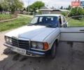 Белый Мерседес E 200, объемом двигателя 2 л и пробегом 140 тыс. км за 1700 $, фото 1 на Automoto.ua