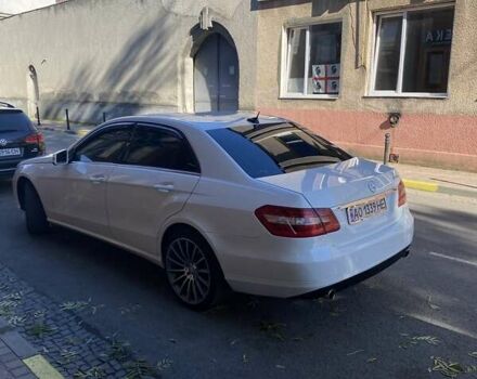 Білий Мерседес E 200, об'ємом двигуна 2.1 л та пробігом 322 тис. км за 13500 $, фото 1 на Automoto.ua