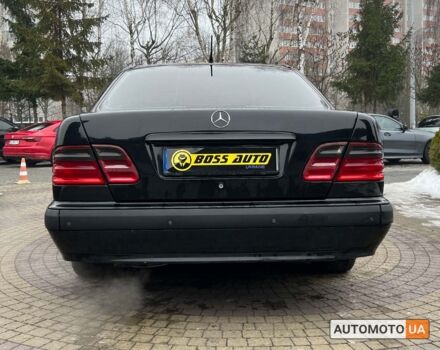 Чорний Мерседес E 200, об'ємом двигуна 2 л та пробігом 400 тис. км за 4400 $, фото 5 на Automoto.ua