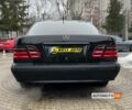 Чорний Мерседес E 200, об'ємом двигуна 2 л та пробігом 400 тис. км за 4400 $, фото 5 на Automoto.ua