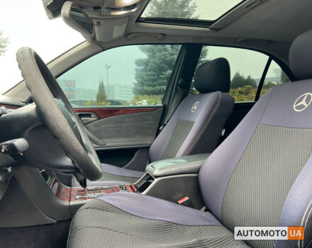 Чорний Мерседес E 200, об'ємом двигуна 2 л та пробігом 400 тис. км за 4400 $, фото 14 на Automoto.ua