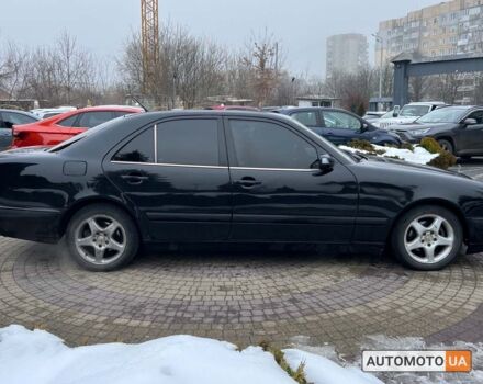 Чорний Мерседес E 200, об'ємом двигуна 2 л та пробігом 400 тис. км за 4400 $, фото 7 на Automoto.ua