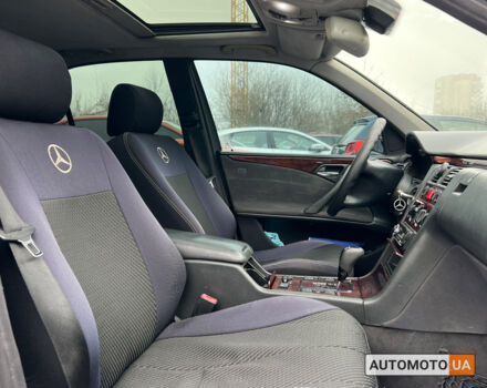 Чорний Мерседес E 200, об'ємом двигуна 2 л та пробігом 400 тис. км за 4400 $, фото 8 на Automoto.ua