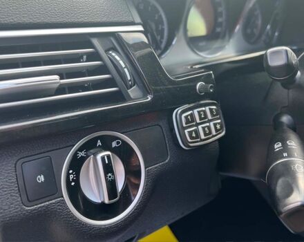 Чорний Мерседес E 200, об'ємом двигуна 1.8 л та пробігом 265 тис. км за 12599 $, фото 14 на Automoto.ua