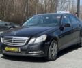 Черный Мерседес E 200, объемом двигателя 2.2 л и пробегом 317 тыс. км за 11500 $, фото 2 на Automoto.ua