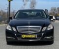 Черный Мерседес E 200, объемом двигателя 2.2 л и пробегом 317 тыс. км за 11500 $, фото 1 на Automoto.ua
