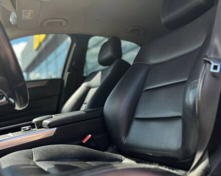 Чорний Мерседес E 200, об'ємом двигуна 2.2 л та пробігом 320 тис. км за 12500 $, фото 9 на Automoto.ua