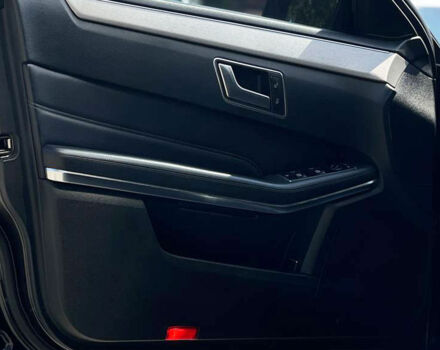 Чорний Мерседес E 200, об'ємом двигуна 2.2 л та пробігом 320 тис. км за 12500 $, фото 6 на Automoto.ua