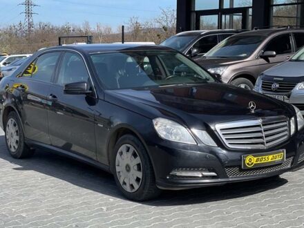 Мерседес E 200 2011 у Чернівцях на Automoto.ua Чорний Мерседес E 200, об'ємом двигуна 2.2 л та пробігом 317 тис. км за 11500 $, фото 1 на Automoto.ua