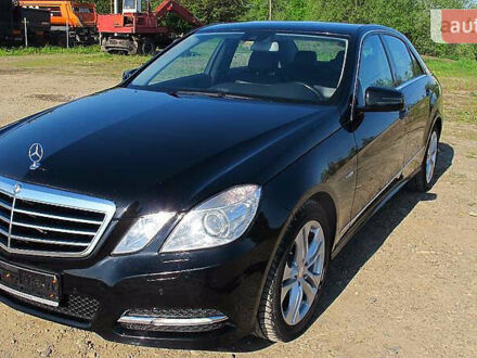 Мерседес E 200 2011 у Чернівцях на Automoto.ua Чорний Мерседес E 200, об'ємом двигуна 2.2 л та пробігом 290 тис. км за 14500 $, фото 1 на Automoto.ua