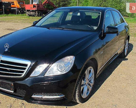 Черный Мерседес E 200, объемом двигателя 2.2 л и пробегом 290 тыс. км за 14500 $, фото 1 на Automoto.ua