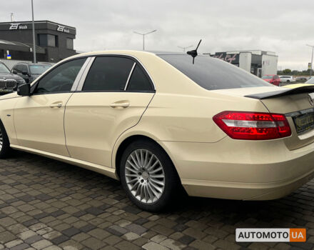 Жовтий Мерседес E 200, об'ємом двигуна 2.2 л та пробігом 370 тис. км за 9990 $, фото 4 на Automoto.ua
