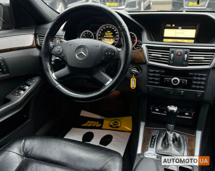 Жовтий Мерседес E 200, об'ємом двигуна 2.2 л та пробігом 370 тис. км за 9990 $, фото 24 на Automoto.ua