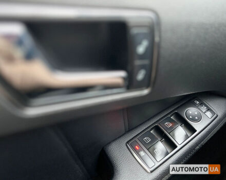 Сірий Мерседес E 200, об'ємом двигуна 2.2 л та пробігом 326 тис. км за 13000 $, фото 9 на Automoto.ua