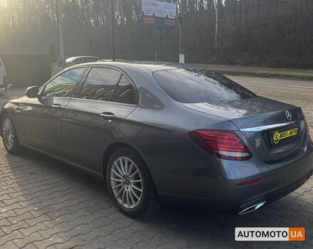 Серый Мерседес E 200, объемом двигателя 2 л и пробегом 175 тыс. км за 31800 $, фото 3 на Automoto.ua
