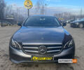 Серый Мерседес E 200, объемом двигателя 2 л и пробегом 175 тыс. км за 31800 $, фото 1 на Automoto.ua