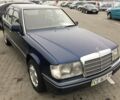 Синий Мерседес E 200, объемом двигателя 2 л и пробегом 280 тыс. км за 3150 $, фото 1 на Automoto.ua