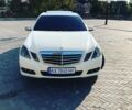 Бежевий Мерседес E 220, об'ємом двигуна 2.2 л та пробігом 398 тис. км за 12200 $, фото 1 на Automoto.ua