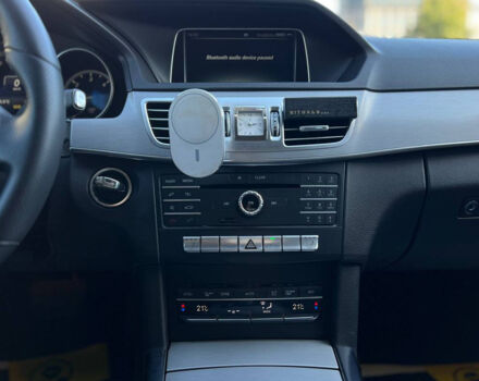 Бежевый Мерседес E 220, объемом двигателя 2.2 л и пробегом 299 тыс. км за 15700 $, фото 14 на Automoto.ua