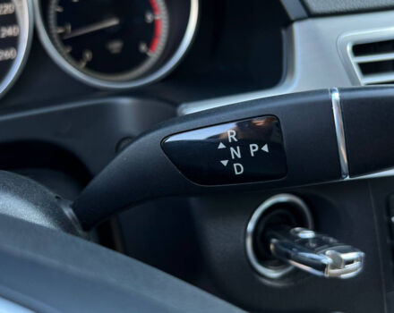 Бежевый Мерседес E 220, объемом двигателя 2.2 л и пробегом 299 тыс. км за 15700 $, фото 10 на Automoto.ua