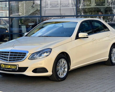 Бежевый Мерседес E 220, объемом двигателя 2.2 л и пробегом 299 тыс. км за 15700 $, фото 2 на Automoto.ua
