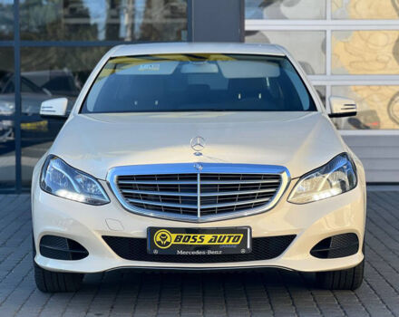 Бежевый Мерседес E 220, объемом двигателя 2.2 л и пробегом 299 тыс. км за 15700 $, фото 1 на Automoto.ua