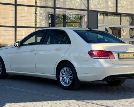 Бежевый Мерседес E 220, объемом двигателя 2.2 л и пробегом 299 тыс. км за 15700 $, фото 3 на Automoto.ua