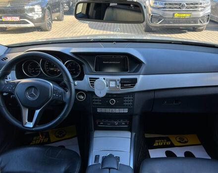 Бежевый Мерседес E 220, объемом двигателя 2.2 л и пробегом 299 тыс. км за 15700 $, фото 16 на Automoto.ua