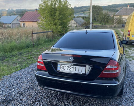 Чорний Мерседес E 220, об'ємом двигуна 2.2 л та пробігом 345 тис. км за 8300 $, фото 3 на Automoto.ua