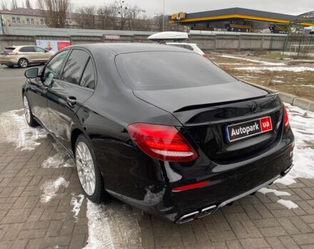 Чорний Мерседес E 220, об'ємом двигуна 2 л та пробігом 257 тис. км за 29490 $, фото 2 на Automoto.ua