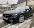 Чорний Мерседес E 220, об'ємом двигуна 2 л та пробігом 257 тис. км за 29490 $, фото 1 на Automoto.ua