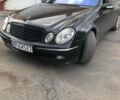 Чорний Мерседес E 220, об'ємом двигуна 2.2 л та пробігом 154 тис. км за 3900 $, фото 1 на Automoto.ua