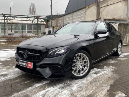 Чорний Мерседес E 220, об'ємом двигуна 2 л та пробігом 257 тис. км за 29490 $, фото 1 на Automoto.ua