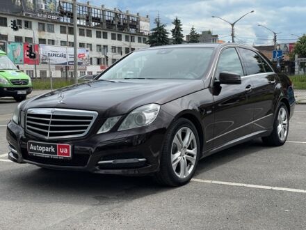 Коричневий Мерседес E 220, об'ємом двигуна 2.2 л та пробігом 350 тис. км за 13990 $, фото 1 на Automoto.ua