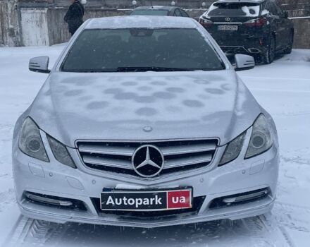 Сірий Мерседес E 220, об'ємом двигуна 2.2 л та пробігом 340 тис. км за 11990 $, фото 1 на Automoto.ua