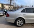 Сірий Мерседес E 220, об'ємом двигуна 2.1 л та пробігом 401 тис. км за 7490 $, фото 17 на Automoto.ua