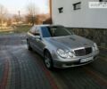 Сірий Мерседес E 220, об'ємом двигуна 2.2 л та пробігом 334 тис. км за 7200 $, фото 1 на Automoto.ua